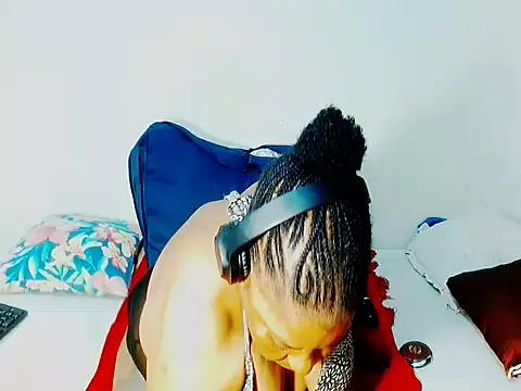 Love-Racheal75 online show from May 8, 2026, 5:50 pm