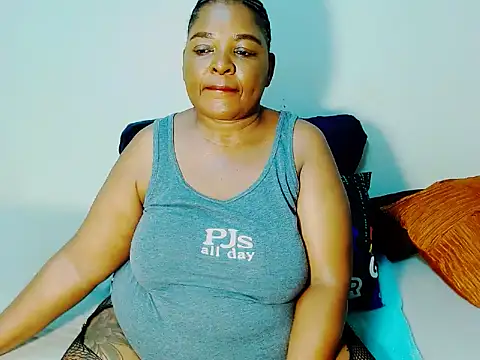 Snapshot of Love-Racheal75 chatting on March 20, 2026, 2:01 am Love-Racheal75 online show from March 20, 2026, 2:01 am