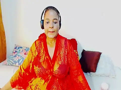 Love-Racheal75 online show from May 28, 2026, 9:17 am
