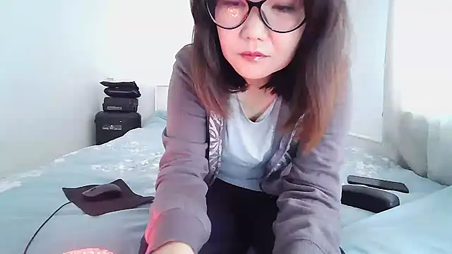 sakuradelreina online show from October 10, 2025, 4:02 am