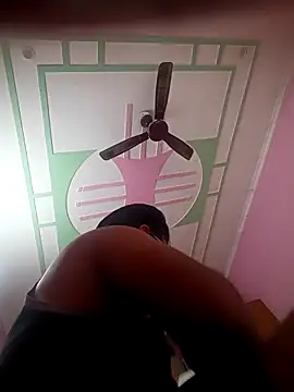 Snapshot of hard_boy9455 chatting on March 15, 2026, 2:40 am hard boy9455 online show from March 15, 2026, 2:40 am