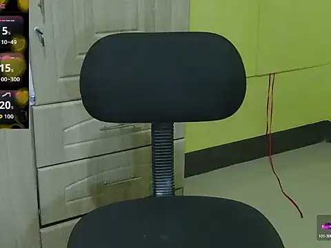 Snapshot of HornyAsian4uxx chatting on October 23, 2025, 8:35 am HornyAsian4uxx online show from October 23, 2025, 8:35 am