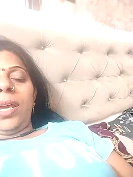 Snapshot of Soniya_Roy chatting on April 22, 2026, 8:32 am Soniya Roy online show from April 22, 2026, 8:32 am