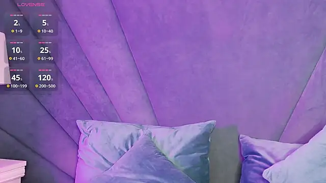 Evelisse online show from September 30, 2025, 4:29 am