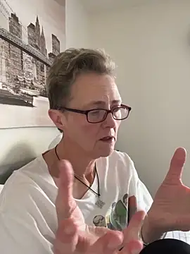 Curvy-Jinx online show from February 13, 2026, 8:25 am