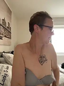 Curvy-Jinx online show from October 21, 2025, 7:30 am