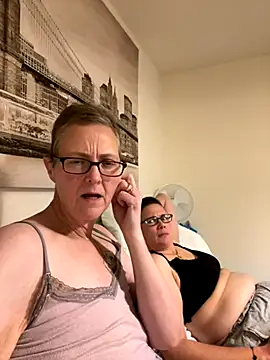 Curvy-Jinx online show from October 16, 2025, 7:33 pm