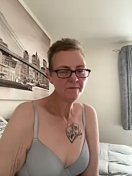 Curvy-Jinx online show from October 16, 2025, 7:27 am