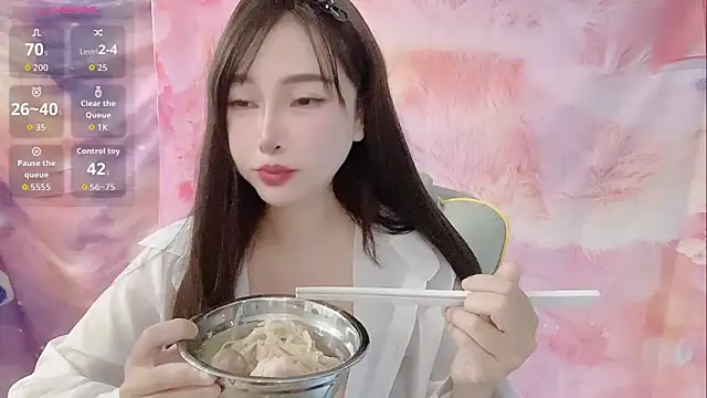 Snapshot of Crush-7ii chatting on October 15, 2025, 12:09 am Crush-7ii online show from October 15, 2025, 12:09 am