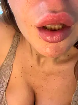 Snapshot of sailor_titti chatting on November 13, 2025, 12:31 pm sailor titti online show from November 13, 2025, 12:31 pm