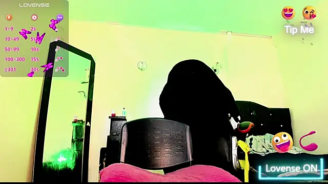 Rossedewitt  online show from January 12, 2026, 6:47 pm