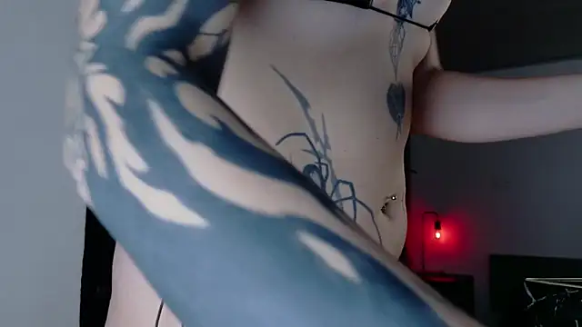 Angelabl0odborne online show from November 23, 2025, 4:17 pm