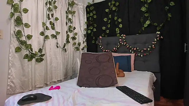 Delilah 85 online show from April 30, 2026, 8:57 pm