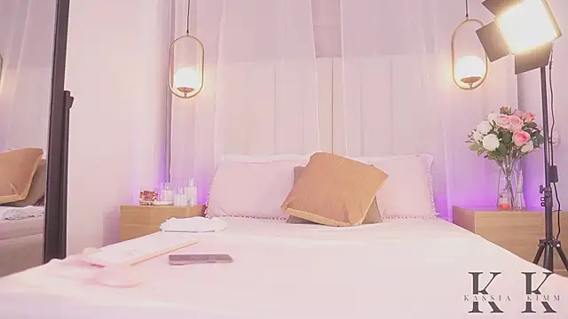 Snapshot of kassia_kim chatting on April 14, 2026, 5:45 am kassia kim online show from April 14, 2026, 5:45 am