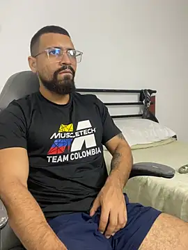 Snapshot of vincentjaxon chatting on February 21, 2026, 1:07 am vincentjaxon online show from February 21, 2026, 1:07 am