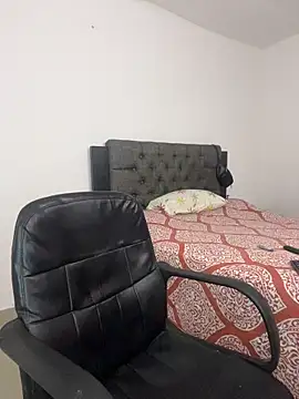 Snapshot of vincentjaxon chatting on November 9, 2025, 12:42 pm vincentjaxon online show from November 9, 2025, 12:42 pm