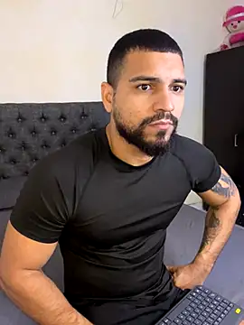 Snapshot of vincentjaxon chatting on October 11, 2025, 11:33 am vincentjaxon online show from October 11, 2025, 11:33 am