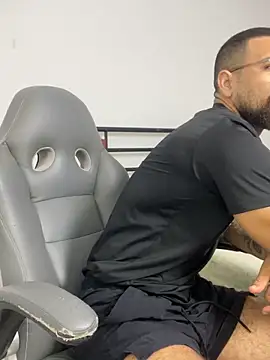 Snapshot of vincentjaxon chatting on February 20, 2026, 11:12 am vincentjaxon online show from February 20, 2026, 11:12 am