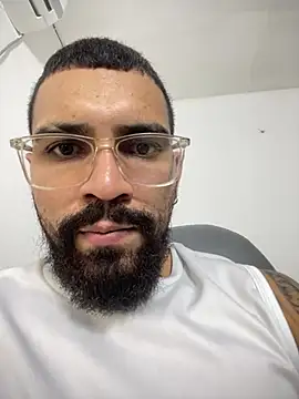 Snapshot of vincentjaxon chatting on February 27, 2026, 7:35 pm vincentjaxon online show from February 27, 2026, 7:35 pm