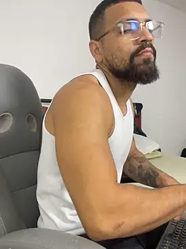 Snapshot of vincentjaxon chatting on February 22, 2026, 12:29 pm vincentjaxon online show from February 22, 2026, 12:29 pm