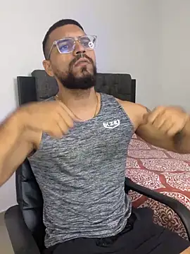 Snapshot of vincentjaxon chatting on November 14, 2025, 10:30 am vincentjaxon online show from November 14, 2025, 10:30 am