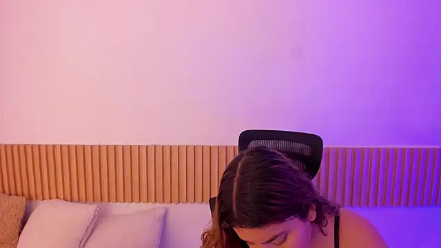 Snapshot of OliviaSweett chatting on October 4, 2025, 7:26 pm OliviaSweett online show from October 4, 2025, 7:26 pm