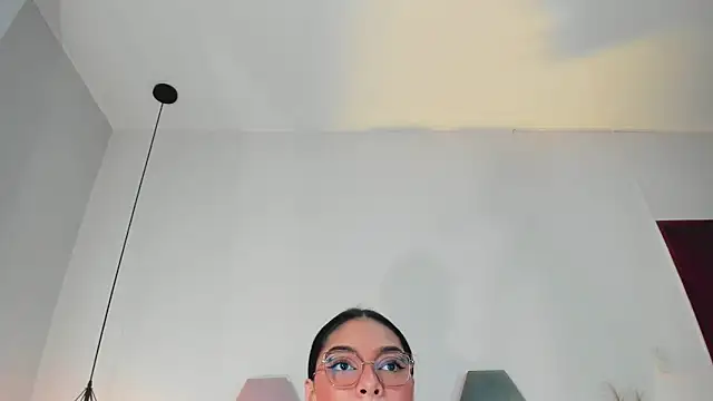 Snapshot of LunaAspen_ chatting on November 21, 2025, 6:18 pm LunaAspen online show from November 21, 2025, 6:18 pm