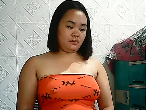 Snapshot of CreamyPussy4uxx chatting on February 19, 2026, 3:47 am CreamyPussy4uxx online show from February 19, 2026, 3:47 am