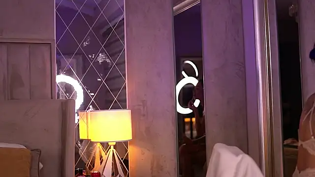 FrancescaDante online show from February 7, 2026, 6:54 am