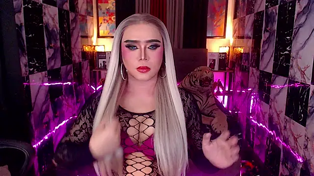 Snapshot of Seductivemeganxx chatting on January 17, 2026, 7:12 am Seductivemeganxx online show from January 17, 2026, 7:12 am