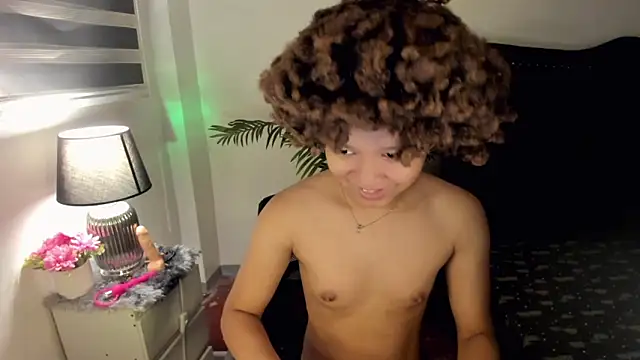 9INCHESHARDCOCK online show from October 29, 2025, 10:36 am