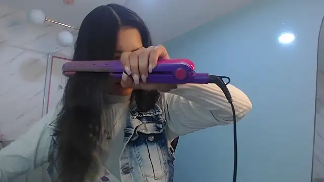 victoria hernandez t  online show from April 14, 2026, 1:27 pm