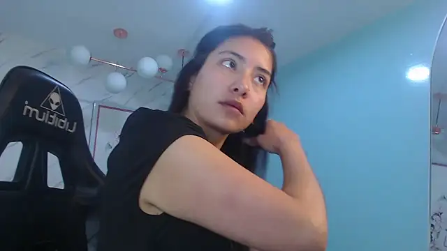 Snapshot of victoria_hernandez_t_ chatting on May 7, 2026, 1:14 pm victoria hernandez t online show from May 7, 2026, 1:14 pm