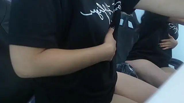 Snapshot of victoria_hernandez_t_ chatting on February 17, 2026, 12:57 pm victoria hernandez t online show from February 17, 2026, 12:57 pm