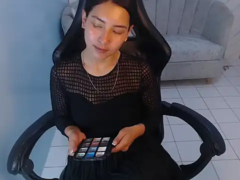 Snapshot of victoria_hernandez_t_ chatting on May 1, 2026, 1:38 pm victoria hernandez t online show from May 1, 2026, 1:38 pm