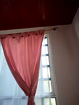 Isa Acosta online show from March 4, 2026, 1:52 pm