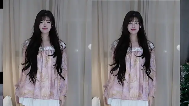 Snapshot of Fortune2Me chatting on November 11, 2025, 5:35 am Fortune2Me online show from November 11, 2025, 5:35 am