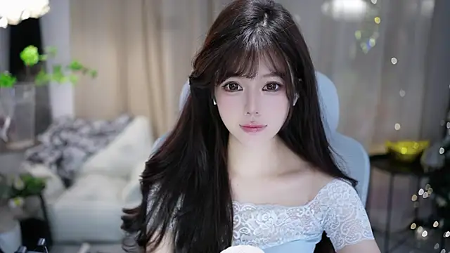 Snapshot of Fortune2Me chatting on November 9, 2025, 5:11 am Fortune2Me online show from November 9, 2025, 5:11 am