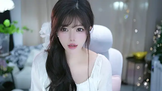 Snapshot of Fortune2Me chatting on November 22, 2025, 5:50 am Fortune2Me online show from November 22, 2025, 5:50 am