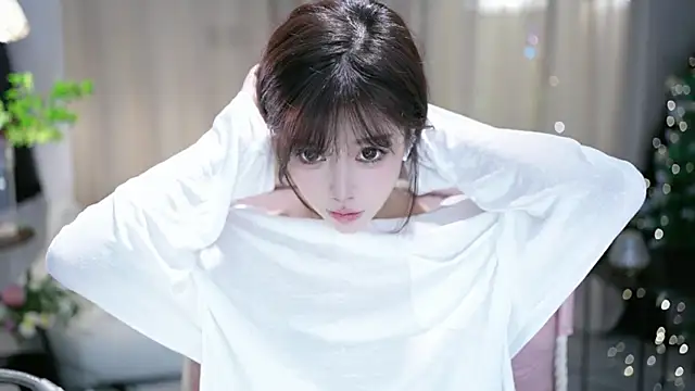 Snapshot of Fortune2Me chatting on October 14, 2025, 5:08 am Fortune2Me online show from October 14, 2025, 5:08 am