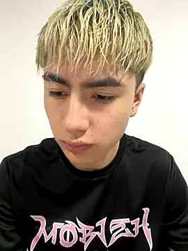 AlexanderCollman online show from December 4, 2025, 8:52 pm