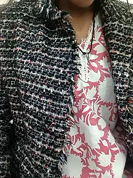 Alia-00 online show from December 15, 2025, 4:07 am