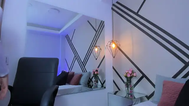 Snapshot of MadissonScotts chatting on November 27, 2025, 12:27 pm MadissonScotts online show from November 27, 2025, 12:27 pm