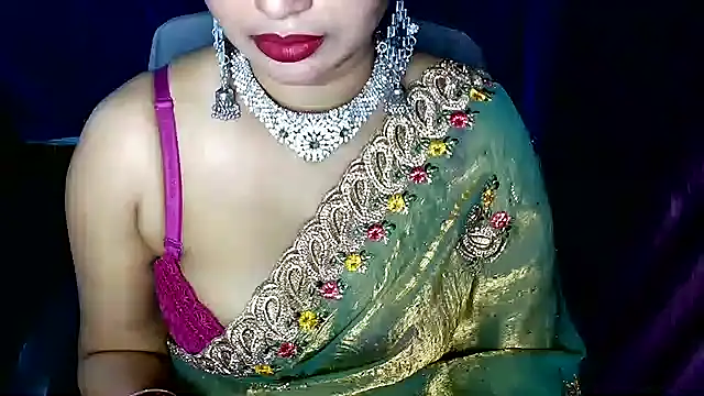 Snapshot of QUEEN_SAKHI- chatting on June 21, 2026, 10:43 am QUEEN SAKHI- online show from June 21, 2026, 10:43 am