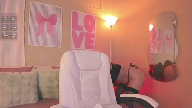 kissme cutie online show from November 3, 2025, 7:50 pm