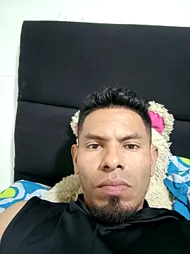 Snapshot of MI_GERALD chatting on September 17, 2025, 9:06 pm MI GERALD online show from September 17, 2025, 9:06 pm
