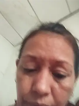 marinita13 online show from December 21, 2025, 4:52 pm