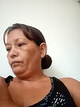 Snapshot of marinita13 chatting on February 24, 2026, 9:48 pm marinita13 online show from February 24, 2026, 9:48 pm