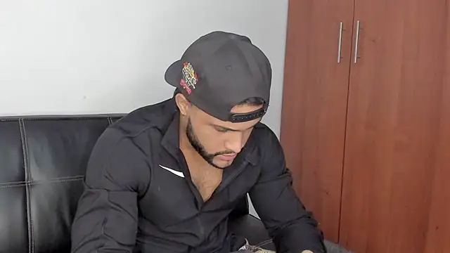 Pier Simons online show from October 16, 2025, 10:56 am