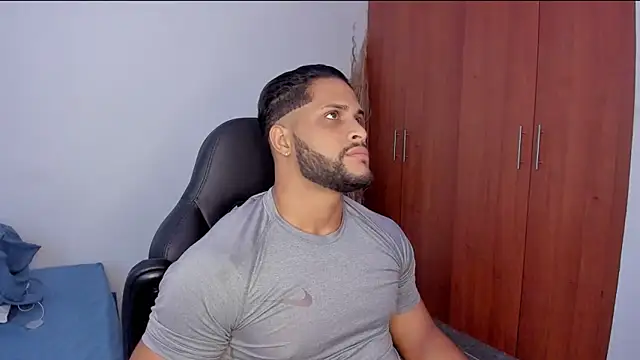 Snapshot of Pier_Simons chatting on April 16, 2026, 11:33 am Pier Simons online show from April 16, 2026, 11:33 am